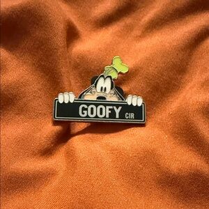 Disney Goofy Enamel Pin - Black and Green